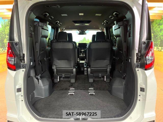 Toyota NOAH HYBRID 2023-10 8871681-11