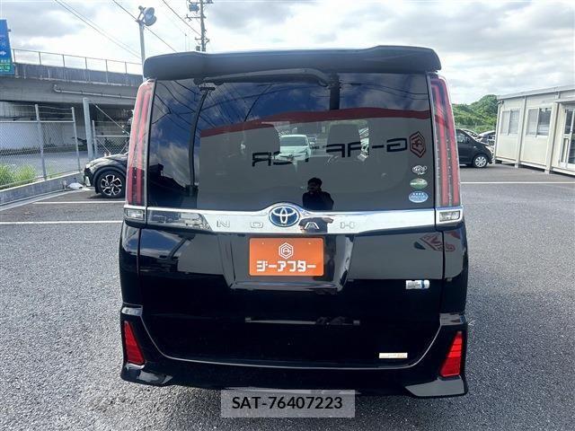 Toyota NOAH HYBRID 2017-08 8871688-9
