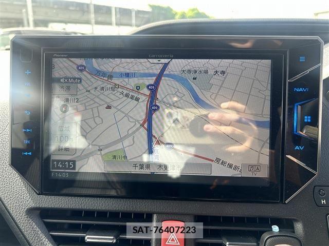 Toyota NOAH HYBRID 2017-08 8871688-1