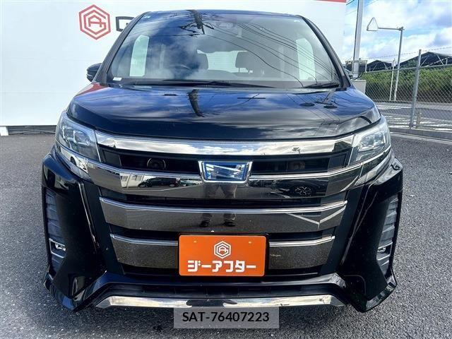 Toyota NOAH HYBRID 2017-08 8871688-6