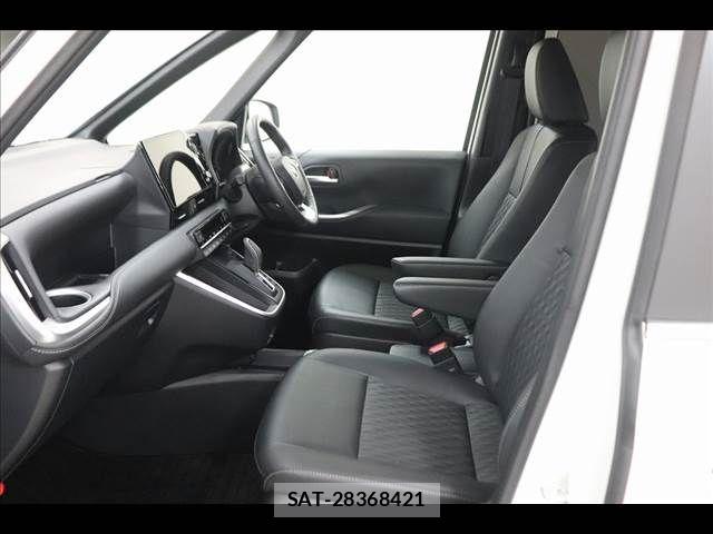 Toyota NOAH HYBRID 2025-03 8871682-10