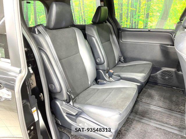 Toyota NOAH HYBRID 2019-08 8871687-9