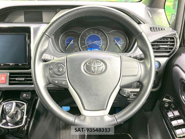 Toyota NOAH HYBRID 2019-08 8871687-12