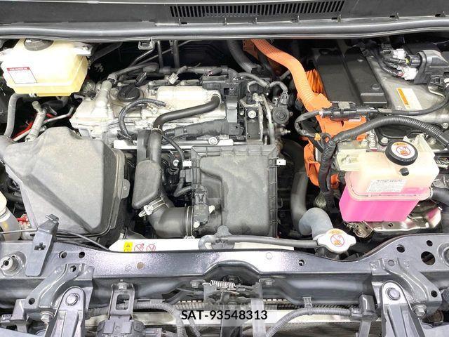 Toyota NOAH HYBRID 2019-08 8871687-19