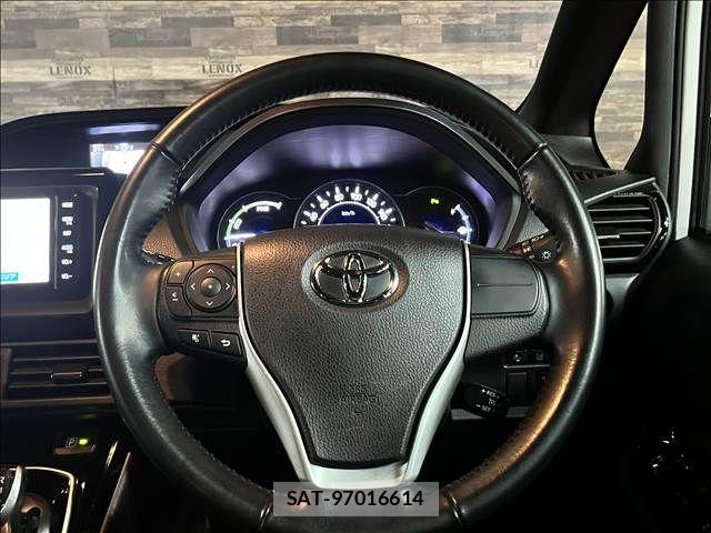 Toyota NOAH HYBRID 2020-09 8881239-13