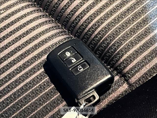 Toyota NOAH HYBRID 2020-09 8881239-20