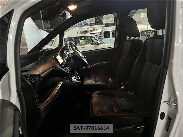 Toyota NOAH HYBRID 2020-09 8881239-24