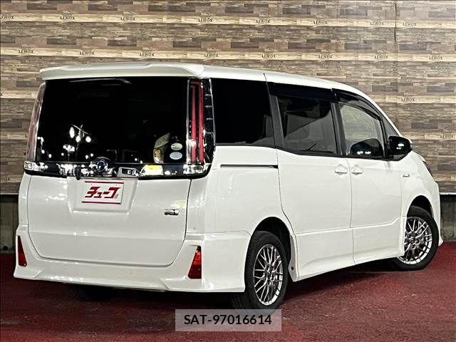 Toyota NOAH HYBRID 2020-09 8881239-4