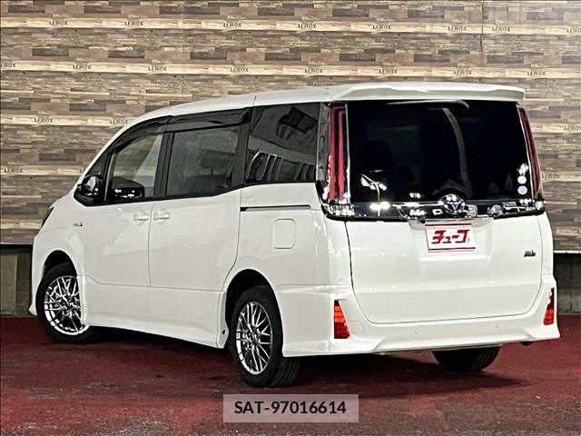 Toyota NOAH HYBRID 2020-09 8881239-6