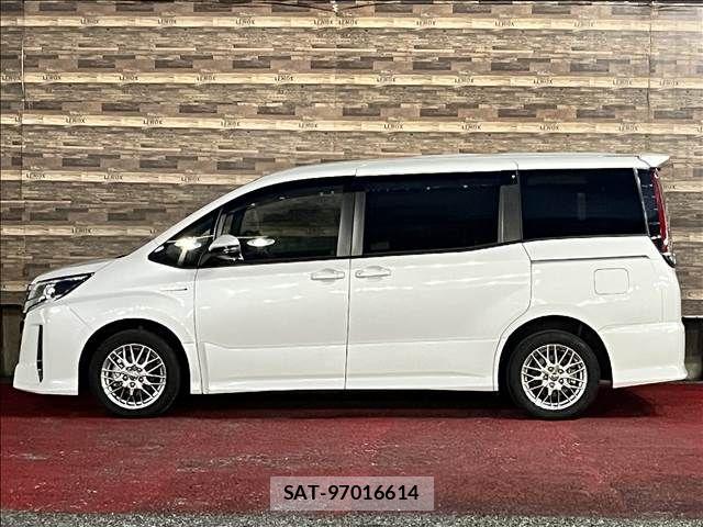 Toyota NOAH HYBRID 2020-09 8881239-7