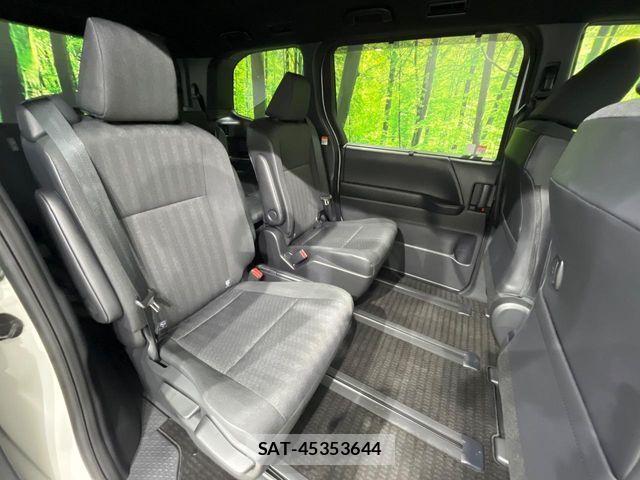 Toyota NOAH HYBRID 2023-10 8881235-9