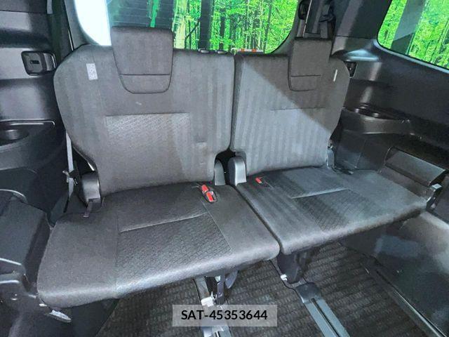 Toyota NOAH HYBRID 2023-10 8881235-10