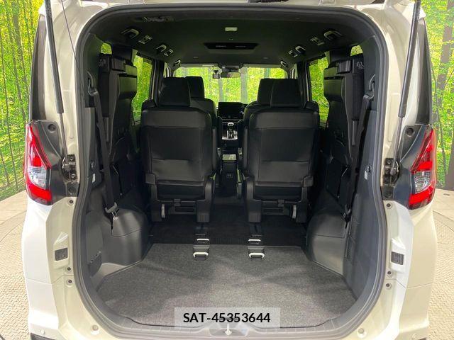 Toyota NOAH HYBRID 2023-10 8881235-11