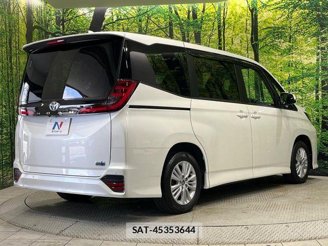 Toyota NOAH HYBRID 2023-10 8881235-17