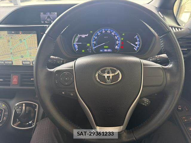 Toyota NOAH HYBRID 2016-05 8881244-13