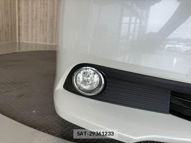 Toyota NOAH HYBRID 2016-05 8881244-27