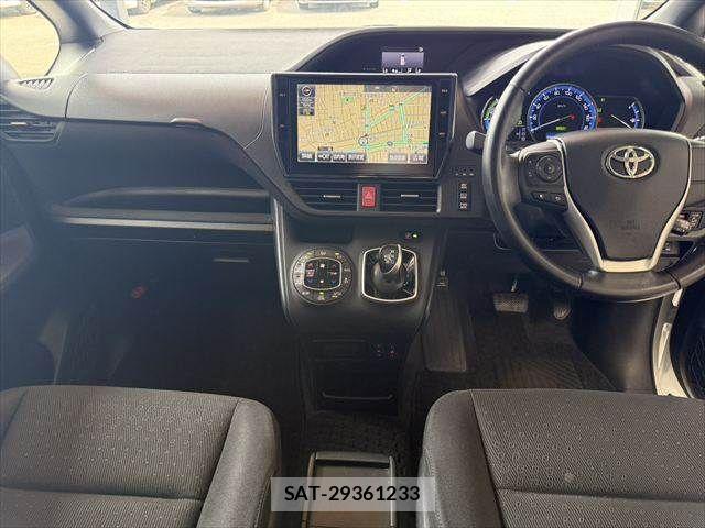 Toyota NOAH HYBRID 2016-05 8881244-2