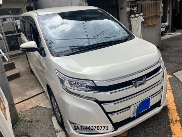 Toyota NOAH HYBRID 2017-10 8881242-0