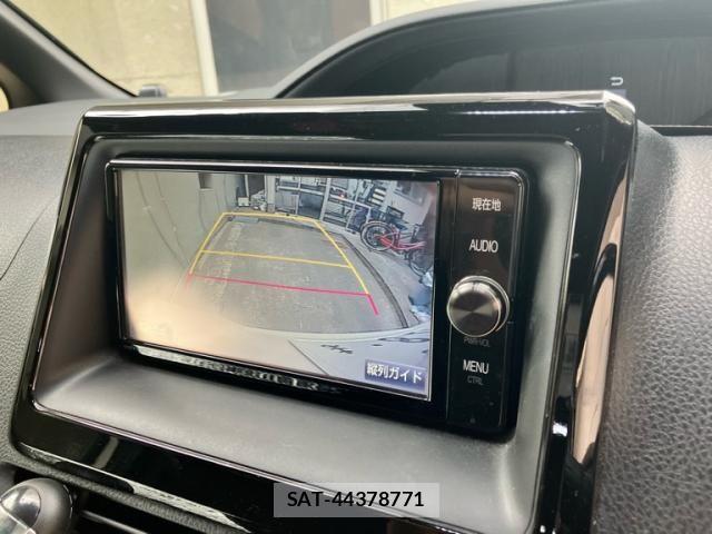 Toyota NOAH HYBRID 2017-10 8881242-11