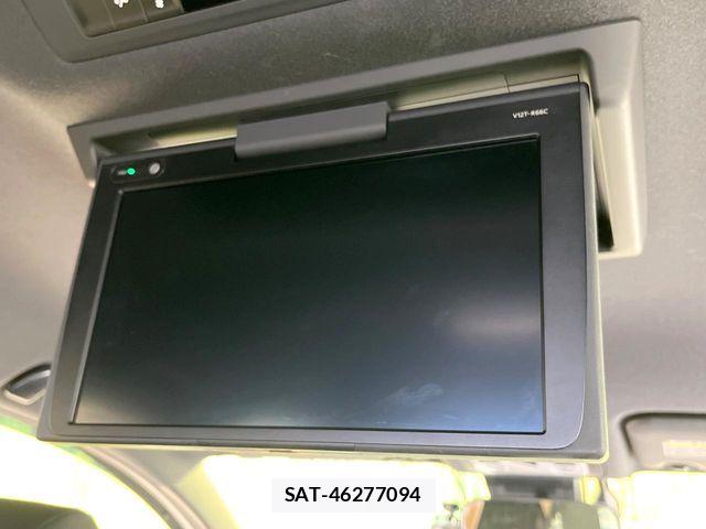 Toyota NOAH HYBRID 2017-11 8881240-3