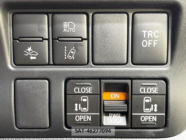 Toyota NOAH HYBRID 2017-11 8881240-5
