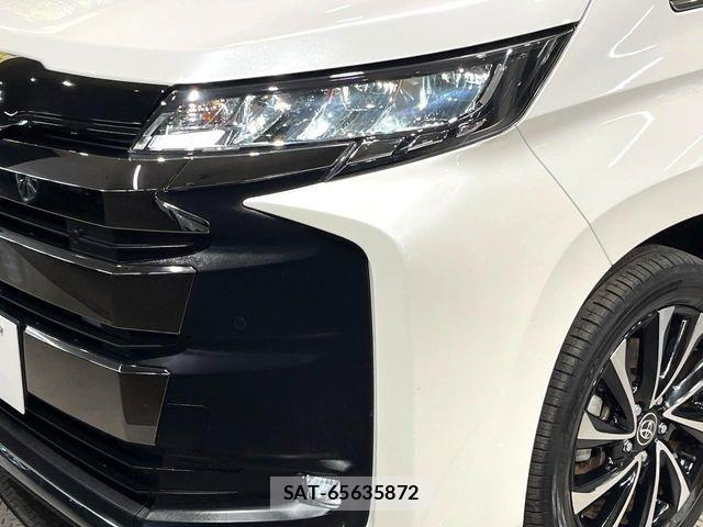 Toyota NOAH HYBRID 2023-08 8881227-11