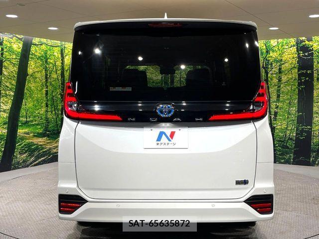 Toyota NOAH HYBRID 2023-08 8881227-14