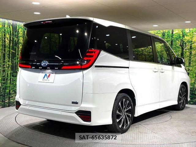 Toyota NOAH HYBRID 2023-08 8881227-16
