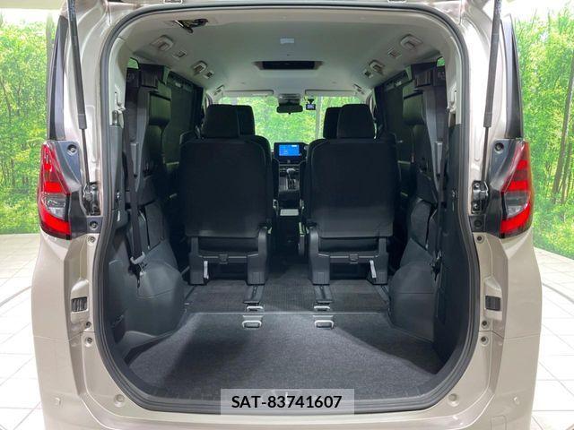Toyota NOAH HYBRID 2023-07 8881238-10