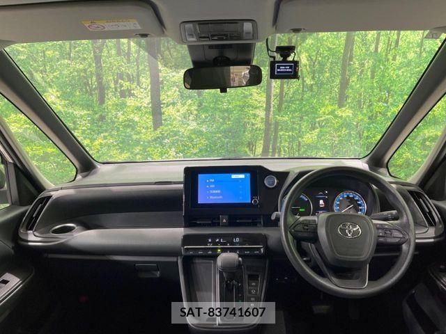 Toyota NOAH HYBRID 2023-07 8881238-1