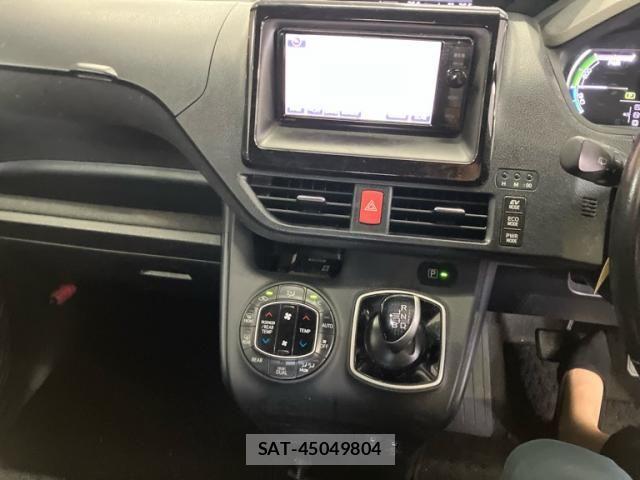 Toyota NOAH HYBRID 2015-03 8881245-9