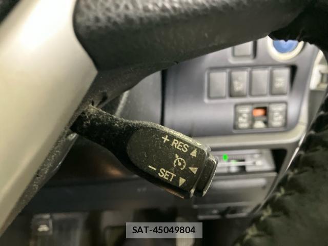 Toyota NOAH HYBRID 2015-03 8881245-14
