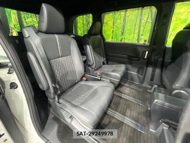 Toyota NOAH HYBRID 2023-06 8881228-9