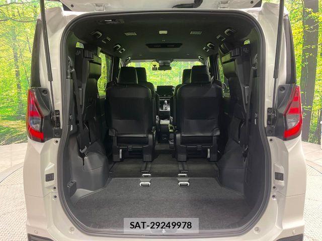 Toyota NOAH HYBRID 2023-06 8881228-11