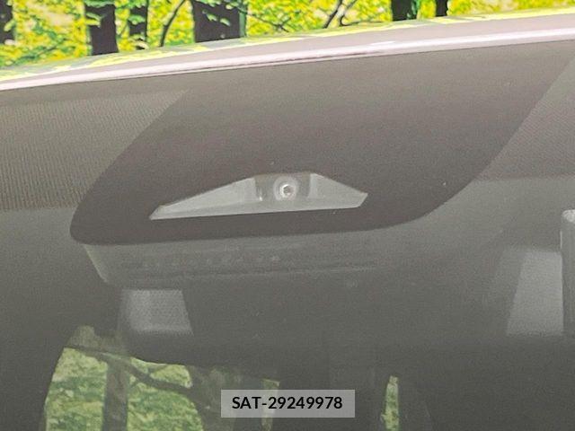 Toyota NOAH HYBRID 2023-06 8881228-7
