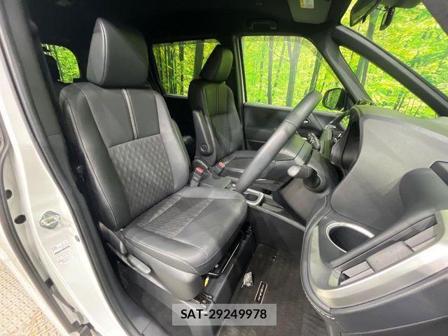 Toyota NOAH HYBRID 2023-06 8881228-8
