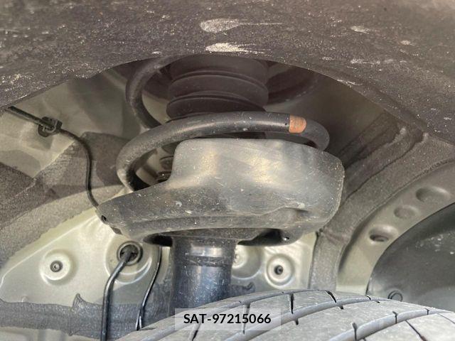 Toyota NOAH HYBRID 2023-07 8881226-19