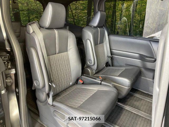 Toyota NOAH HYBRID 2023-07 8881226-8
