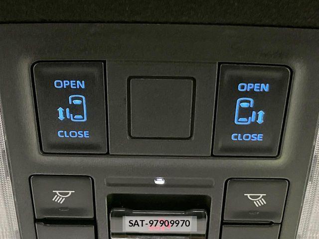 Toyota NOAH HYBRID 2026-04 8881230-4