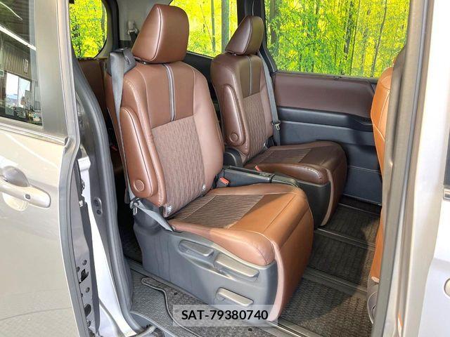 Toyota NOAH HYBRID 2023-10 8881236-7