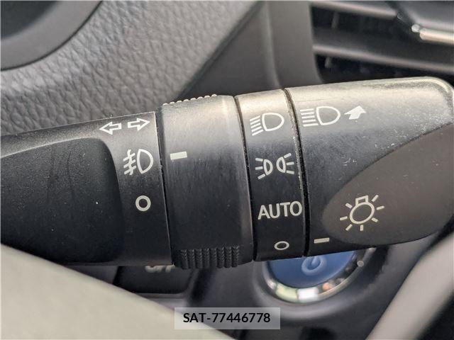Toyota NOAH HYBRID 2016-09 8881241-17