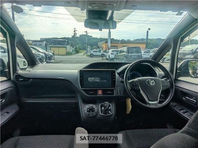 Toyota NOAH HYBRID 2016-09 8881241-1