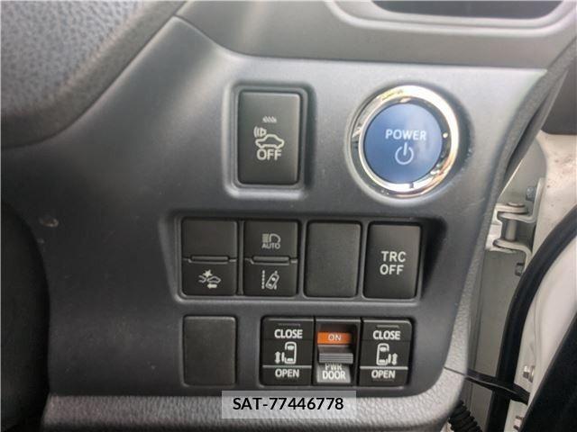 Toyota NOAH HYBRID 2016-09 8881241-22