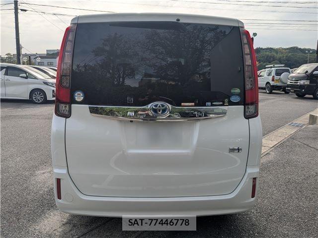 Toyota NOAH HYBRID 2016-09 8881241-4