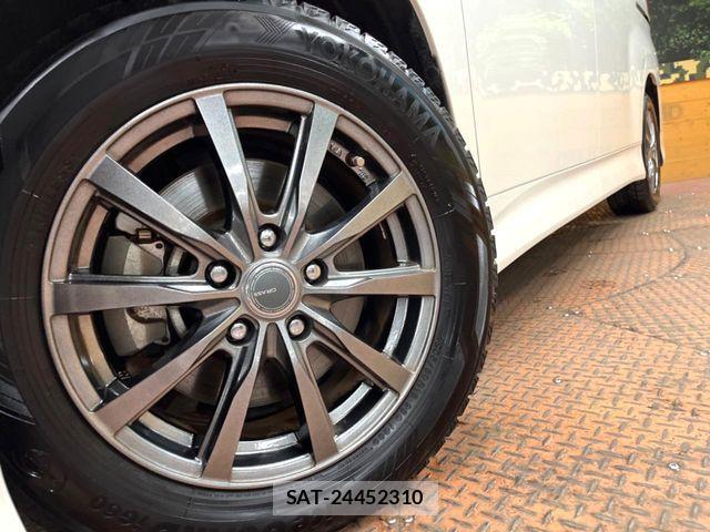 Toyota NOAH HYBRID 2023-09 8881225-11