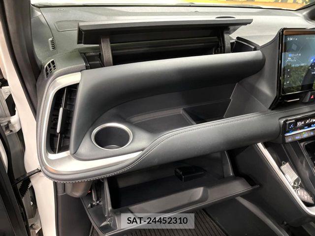 Toyota NOAH HYBRID 2023-09 8881225-19