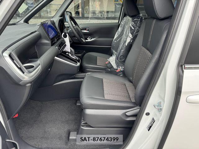 Toyota NOAH HYBRID 2026-08 8881223-9