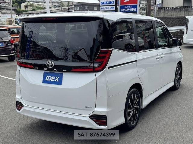 Toyota NOAH HYBRID 2026-08 8881223-3