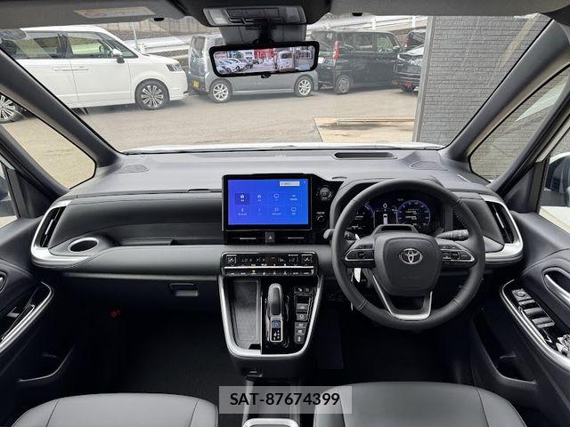 Toyota NOAH HYBRID 2026-08 8881223-7