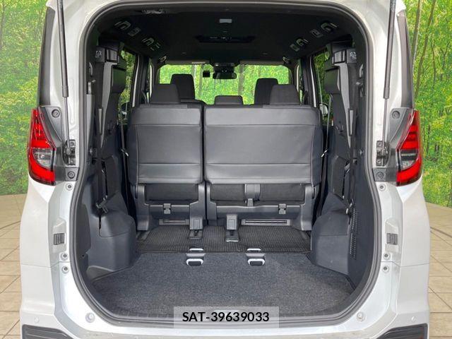 Toyota NOAH HYBRID 2026-04 8881233-11